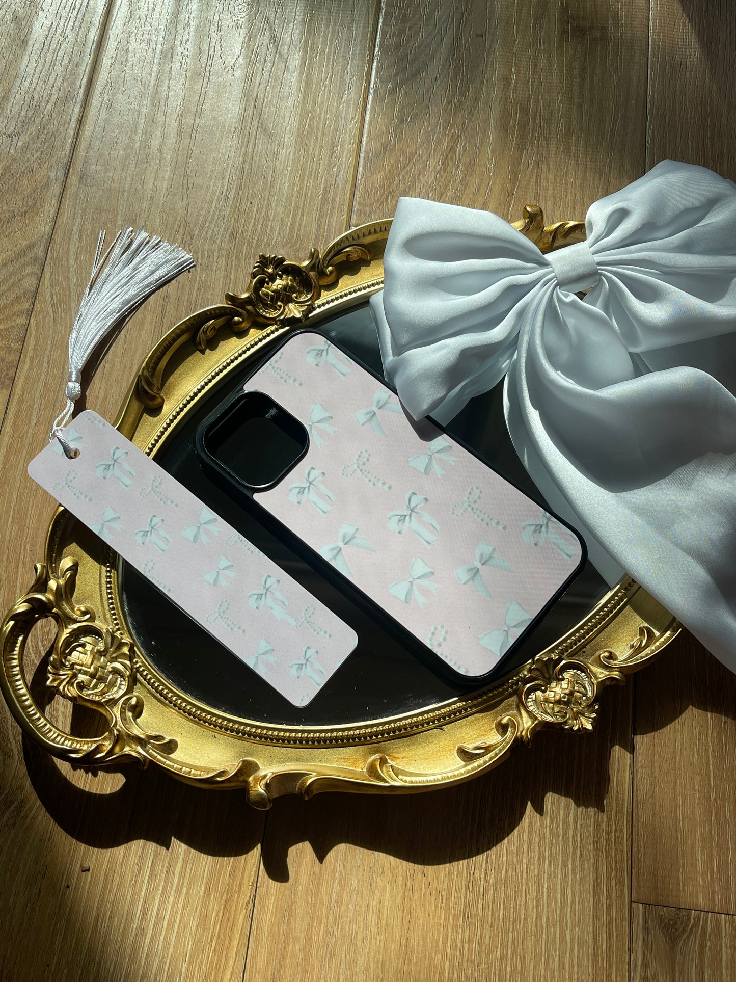 Bows bookmark