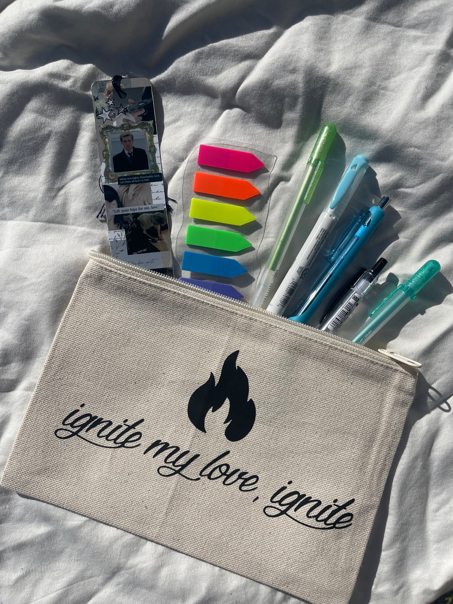 Shatter me annotation pouch